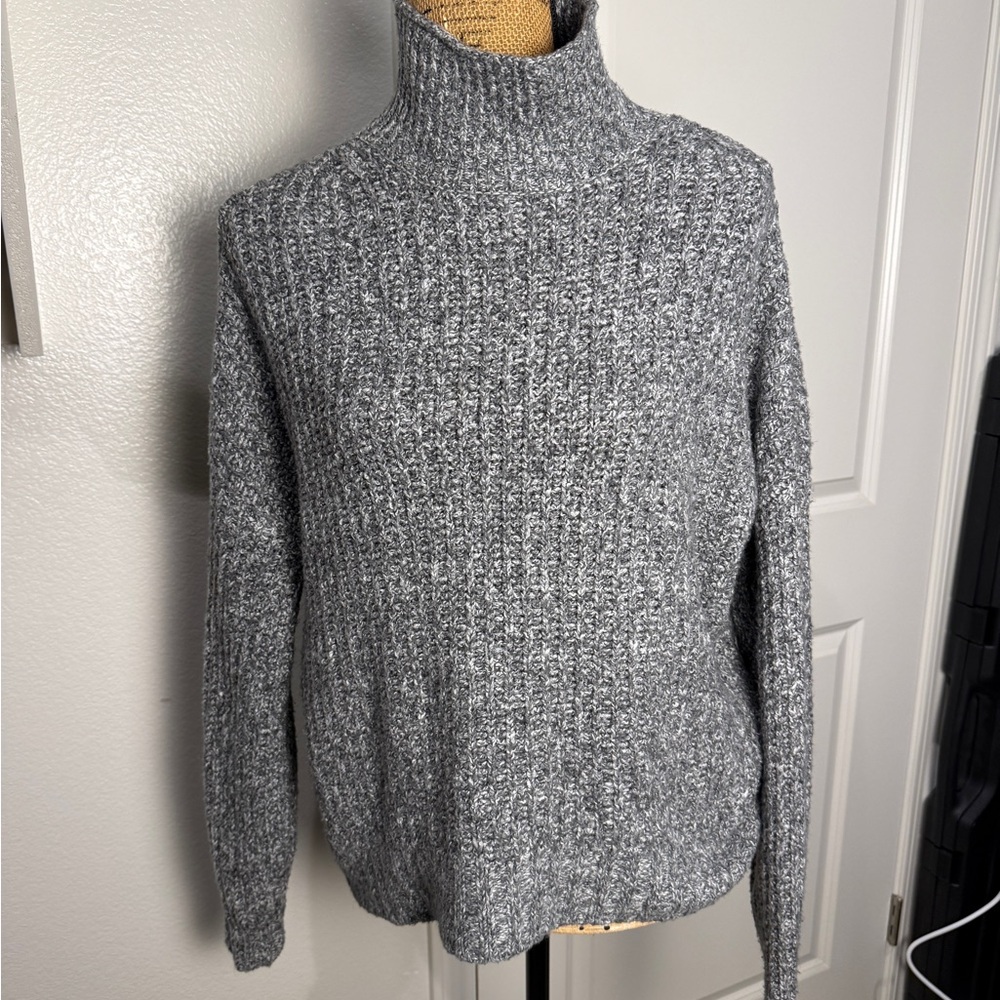 American Eagle Outfitters Gray Marled Ribbed Turtleneck Sweater